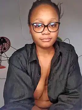 Snapshot of hot-tandy chatting on 03.22.25 hot-tandy online show from 03.22.25