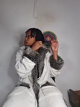 Snapshot of hot-tandy chatting on 12.13.25 hot-tandy online show from 12.13.25