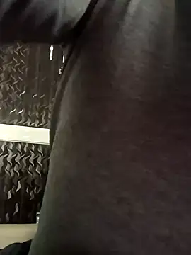 xyrus  online show from 12.05.24