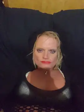 Snapshot of cumlovinsissy chatting on 07.19.26 cumlovinsissy online show from 07.19.26