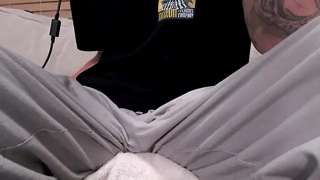 Snapshot of JohnnyKorrupt_ chatting on 10.15.25 JohnnyKorrupt online show from 10.15.25