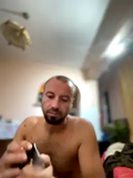 Snapshot of Nikolaiyy chatting on 10.29.25 Nikolaiyy online show from 10.29.25