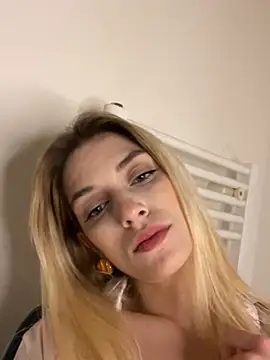 Lolitaxlola online show from 04.18.26