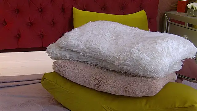 IrisMonn online show from 02.24.25