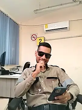 EnriquePersian197 online show from 09.18.25