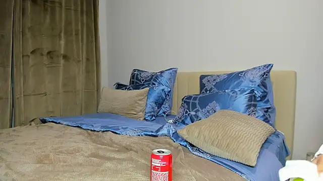 kirraa  online show from 10.26.25