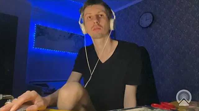 Aki-Laky online show from 01.08.26