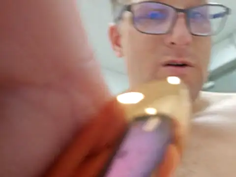 Snapshot of mneuert@xh chatting on 02.25.26 mneuertxh online show from 02.25.26