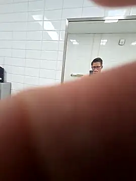 Snapshot of mneuert@xh chatting on 03.02.26 mneuertxh online show from 03.02.26