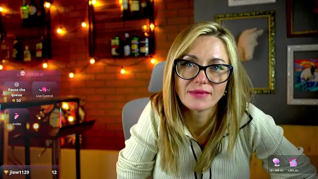 LadyIzabel online show from 12.02.25