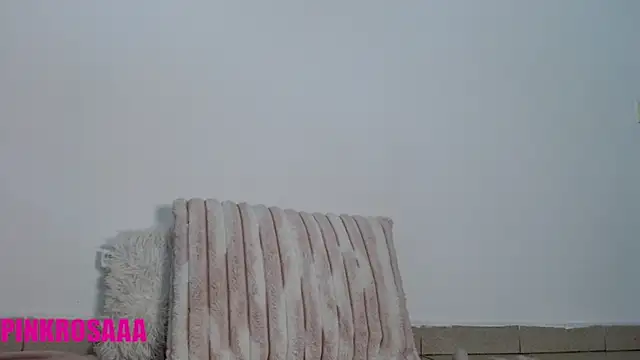 Snapshot of pinkrosaaa chatting on 06.19.26 pinkrosaaa online show from 06.19.26