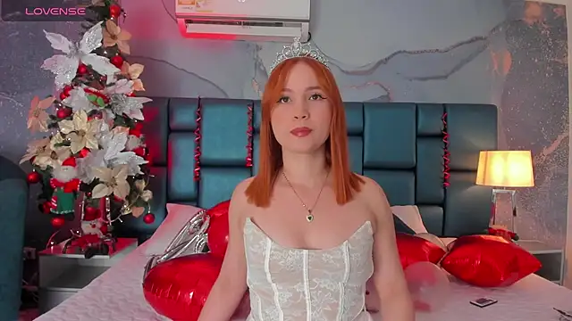 Snapshot of ELIZABETT_ chatting on 12.25.24 ELIZABETT online show from 12.25.24