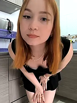 Snapshot of ELIZABETT_ chatting on 12.29.24 ELIZABETT online show from 12.29.24