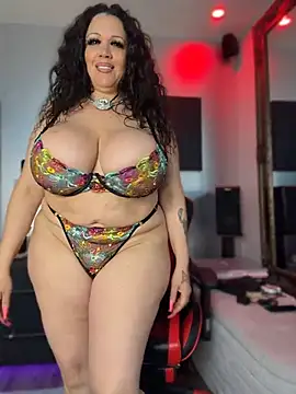 Snapshot of curvyfunlover chatting on 06.28.26 curvyfunlover online show from 06.28.26