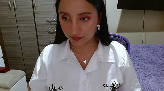 Snapshot of Nia-Cop chatting on 01.01.25 Nia-Cop online show from 01.01.25