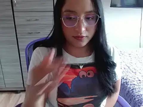 Snapshot of Nia-Cop chatting on 01.02.25 Nia-Cop online show from 01.02.25