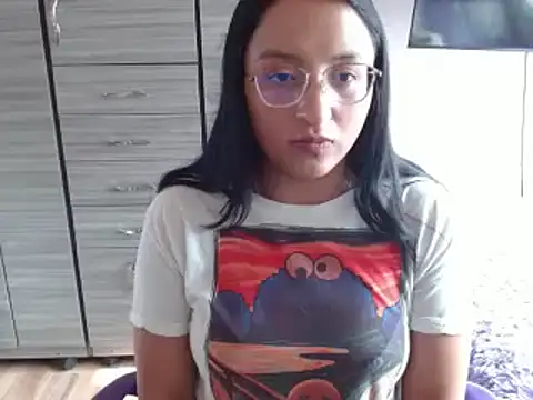 Snapshot of Nia-Cop chatting on 01.02.25 Nia-Cop online show from 01.02.25