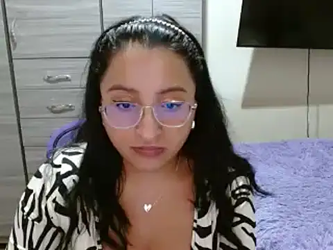 Snapshot of Nia-Cop chatting on 01.05.25 Nia-Cop online show from 01.05.25