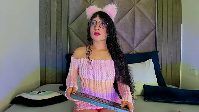 BriaConner  online show from 02.08.25