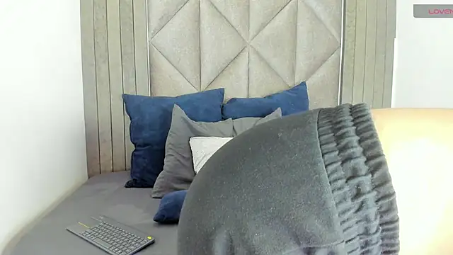 BriaConner  online show from 02.24.25