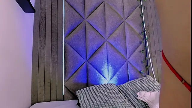 BriaConner  online show from 11.03.25