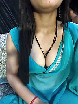 Snapshot of Bulbul_02 chatting on 04.22.26 Bulbul 02 online show from 04.22.26