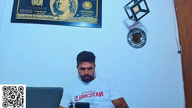 Snapshot of max_ashley_mds chatting on 05.27.26 max ashley mds online show from 05.27.26