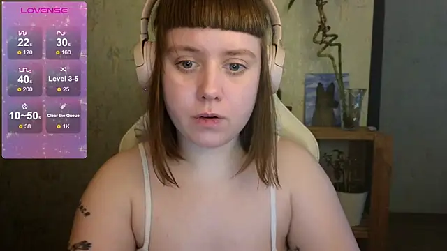 Snapshot of June_shy0 chatting on 02.01.25 June shy0 online show from 02.01.25