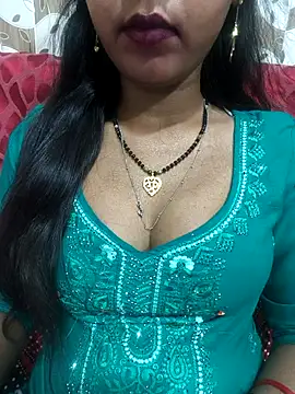 Snapshot of Sharmila-Singh chatting on 04.20.26 Sharmila-Singh online show from 04.20.26