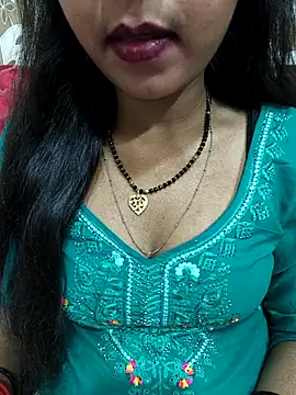 Snapshot of Sharmila-Singh chatting on 04.30.26 Sharmila-Singh online show from 04.30.26