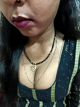 Snapshot of Sharmila-Singh chatting on 05.03.26 Sharmila-Singh online show from 05.03.26