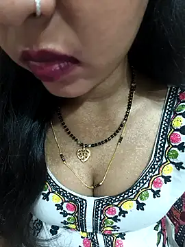 Snapshot of Sharmila-Singh chatting on 06.05.26 Sharmila-Singh online show from 06.05.26