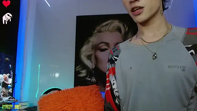 maxiy 001 online show from 01.16.25