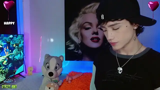 maxiy 001 online show from 02.08.25