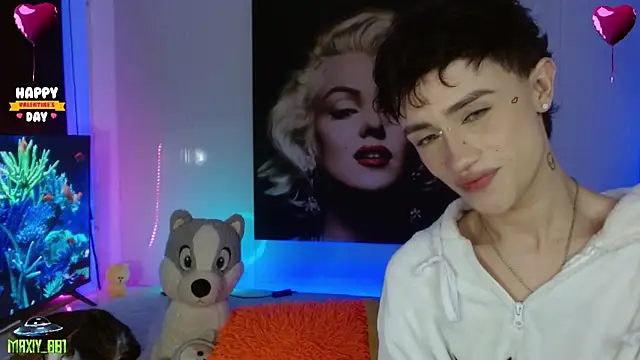 maxiy 001 online show from 02.12.25