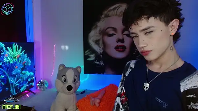 maxiy 001 online show from 02.24.25