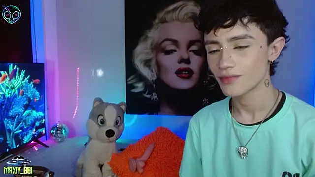 maxiy 001 online show from 03.07.25