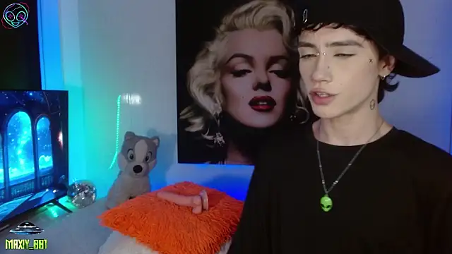 maxiy 001 online show from 09.20.25