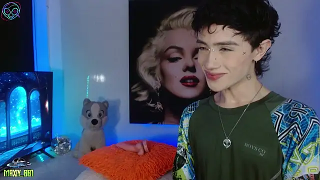 maxiy 001 online show from 09.24.25