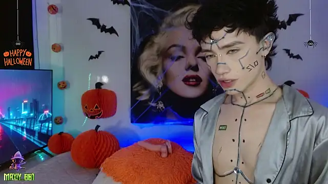 maxiy 001 online show from 10.13.25