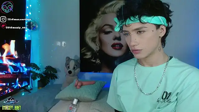 Snapshot of maxiy_001 chatting on 02.08.26 maxiy 001 online show from 02.08.26