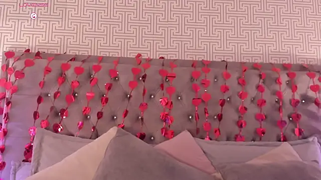 AriRobert  online show from 02.19.26