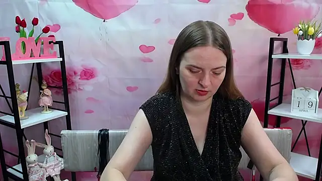 Snapshot of FreyaDak chatting on 04.19.26 FreyaDak online show from 04.19.26