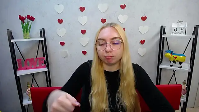 BeatriceFly online show from 12.08.24