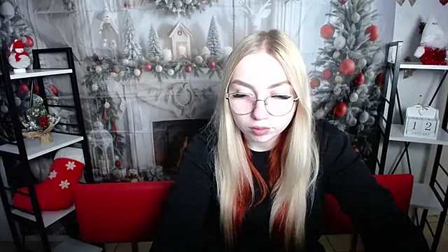 Snapshot of BeatriceFly chatting on 01.12.26 BeatriceFly online show from 01.12.26