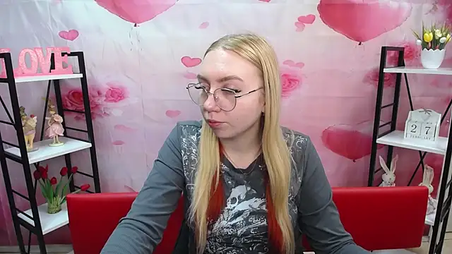 Snapshot of BeatriceFly chatting on 02.28.26 BeatriceFly online show from 02.28.26