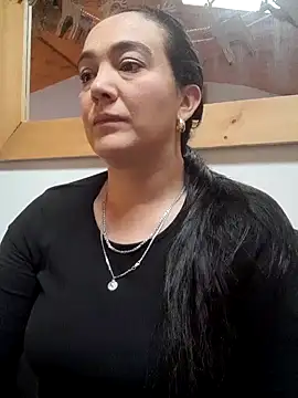 skayhot  online show from 12.12.24