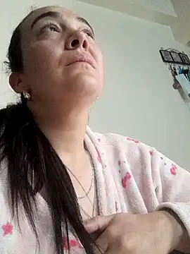 skayhot  online show from 12.13.24