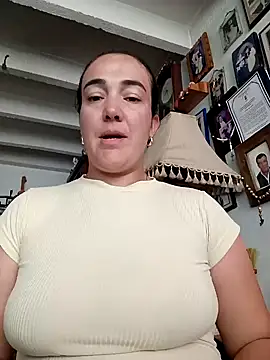 skayhot  online show from 02.05.25