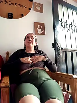 skayhot  online show from 02.10.25